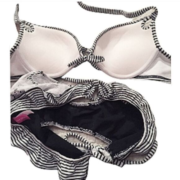 Victoria's Secret Bikini - Picture 5 of 6